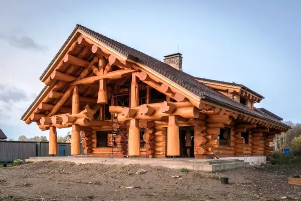 Aesthetics and unique design of a house made from cylindered logs