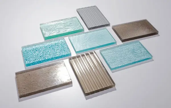 Види скла для душових кабін і перегородок