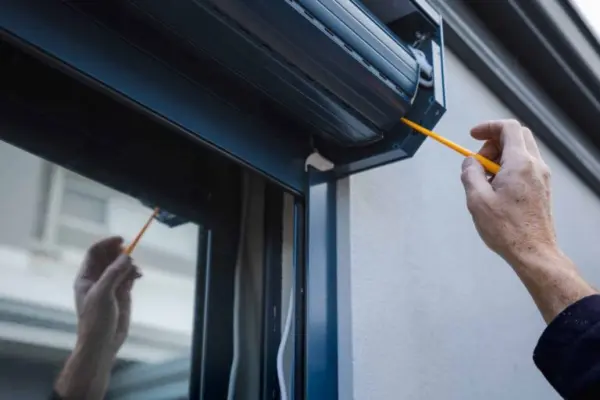 Догляд та обслуговування ролетних систем