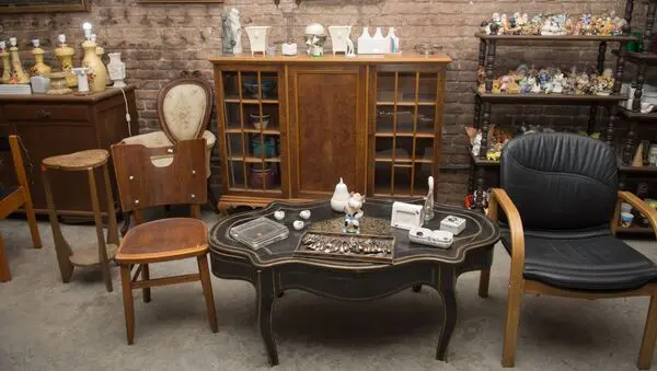 Vintage Furniture Market