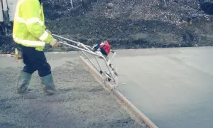 Vibrating screed for concrete: what it is, its operating principle and types of equipment