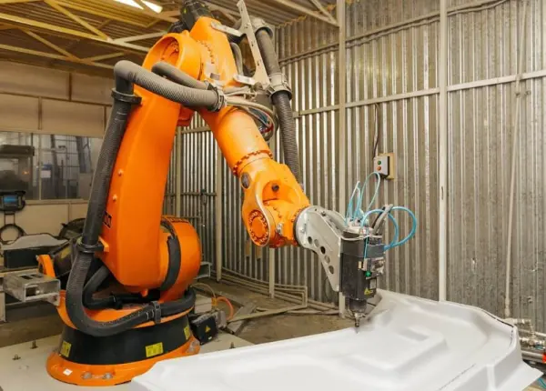 Верстати з ЧПК KUKA