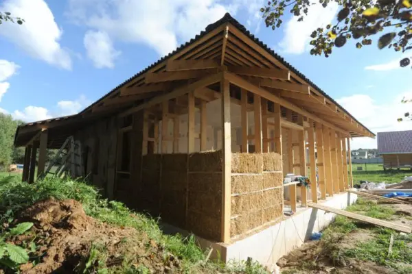 Straw Bale House: Eco-Friendly Construction Accessible to Everyone
