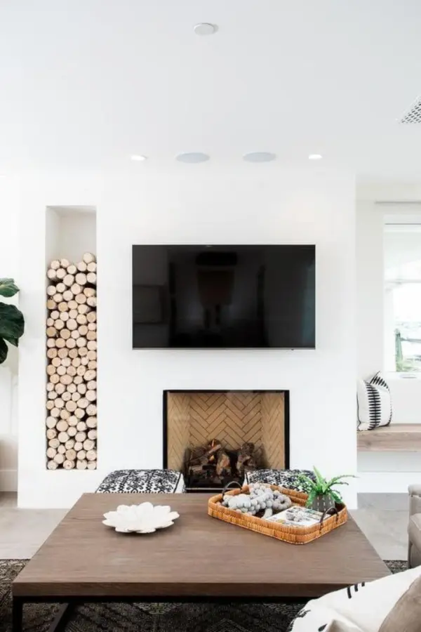 Bio-fireplace with contrasting design