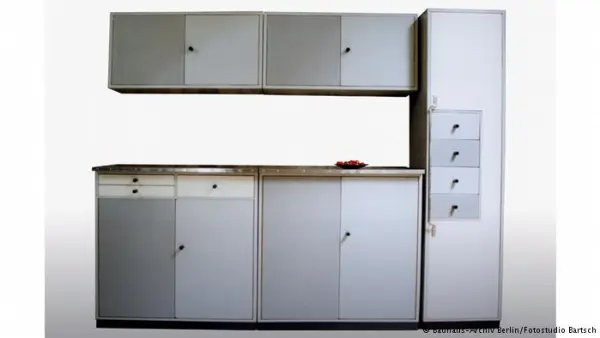 Кухня 1929 года, разработанная Марселем Бройером в стиле Баухауз