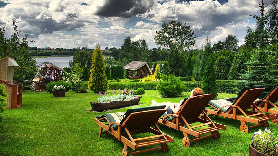 Business models of successful rural green tourism estates